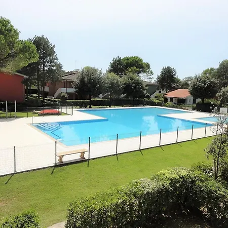 Cozy Flat In A With Shared Pool Appartamento Bibione