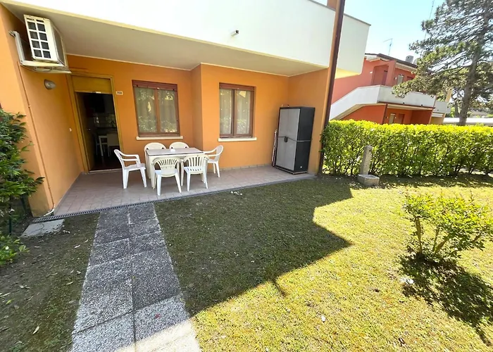 Cozy Flat In A With Shared Pool